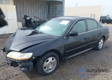 2002 Honda Accord 3.0 Ex z USA, uszkodzony, nr VIN 1HGCG16592A083346